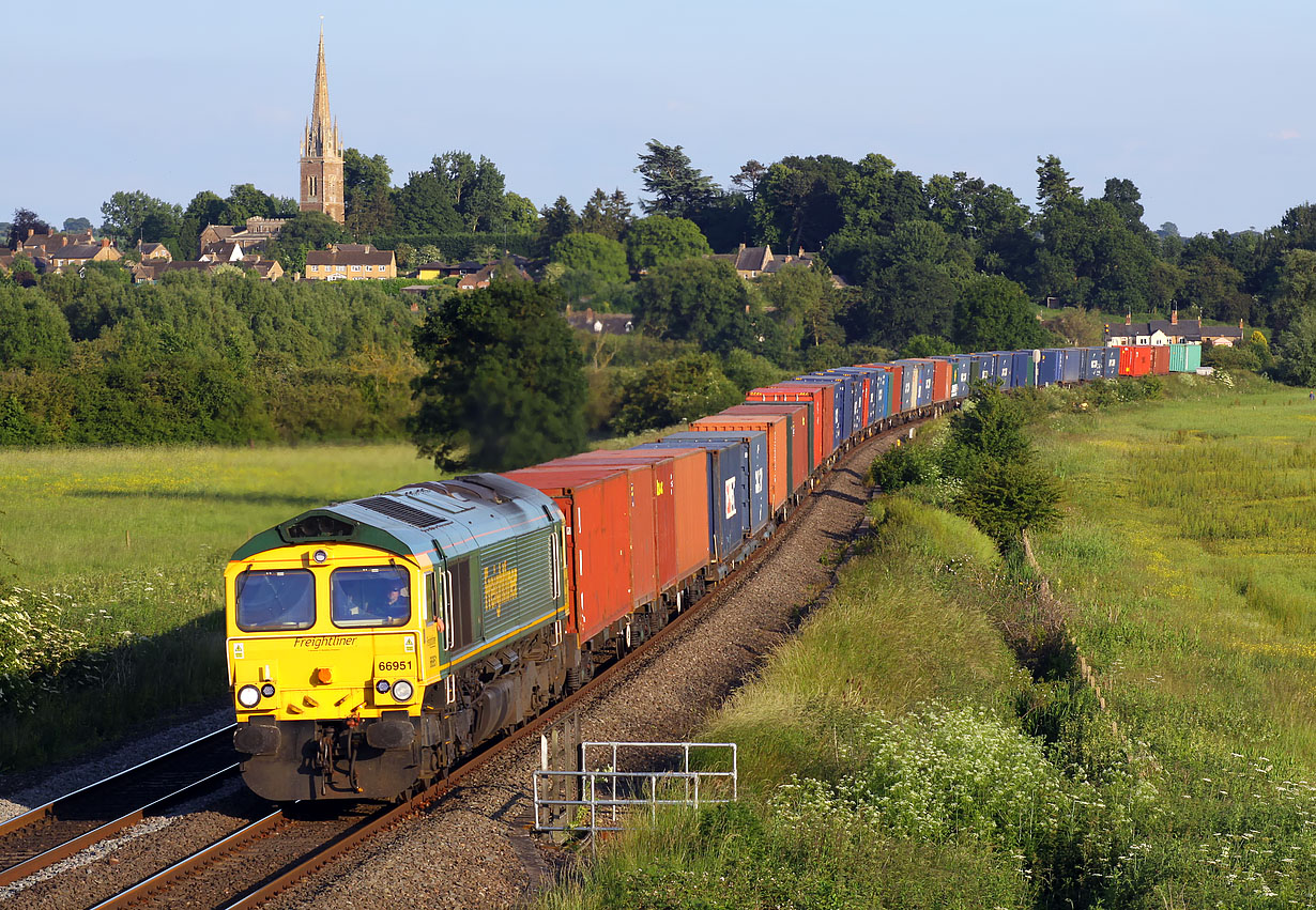 66951 Kings Sutton 11 June 2018