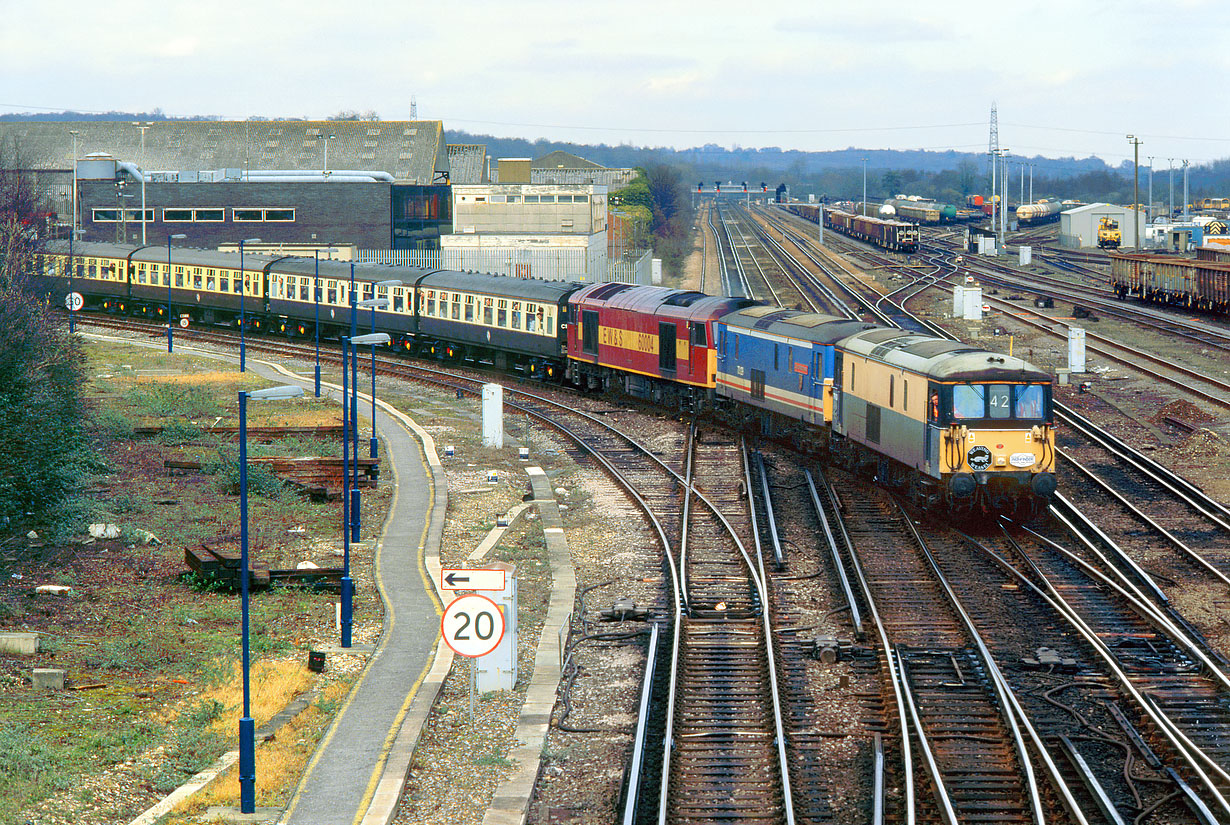 73108, 73129 & 60004 Eastleigh 26 February 2000