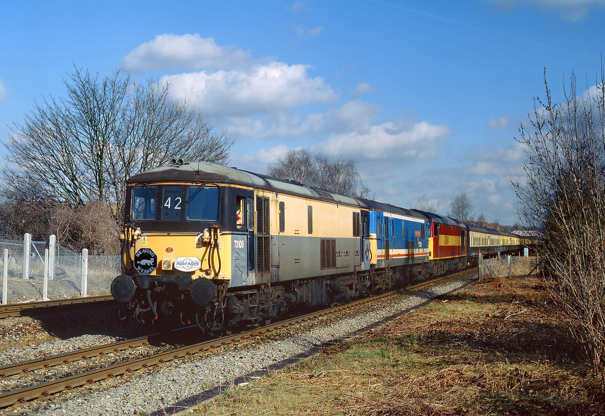 73108, 73129 & 60004 Kennington 26 February 2000