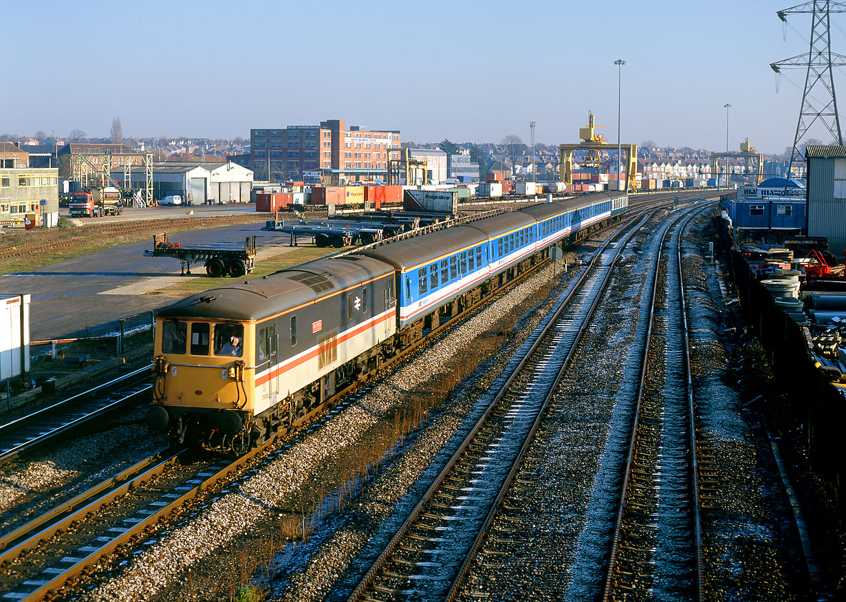 73138 Millbrook 30 November 1989