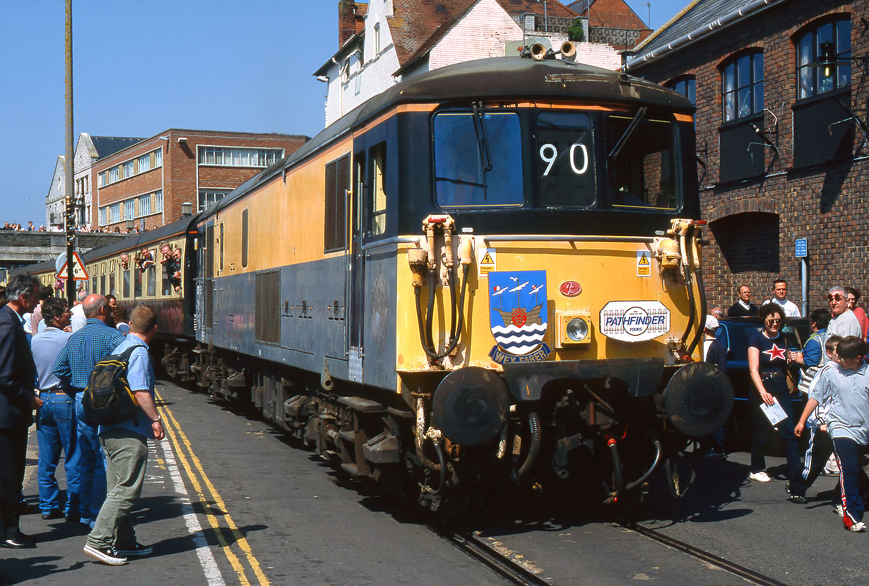 73138 Weymouth Quay 2 May 1999