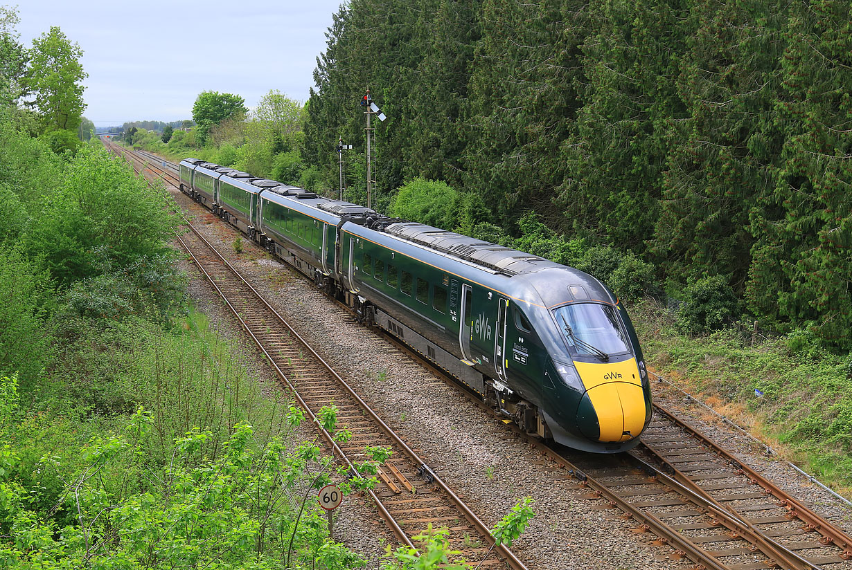 800035 Moreton-in-Marsh 10 May 2022