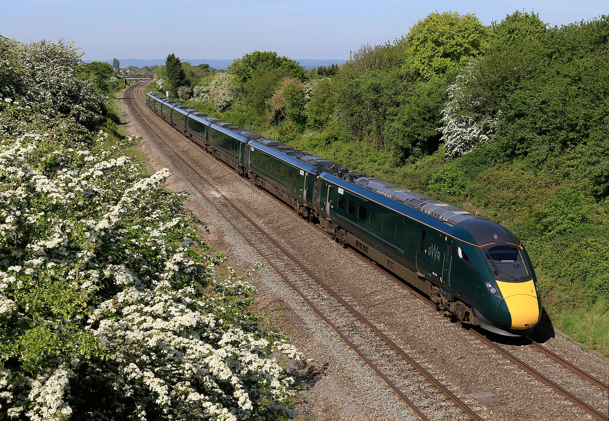 800304 Up Hatherley 13 May 2019