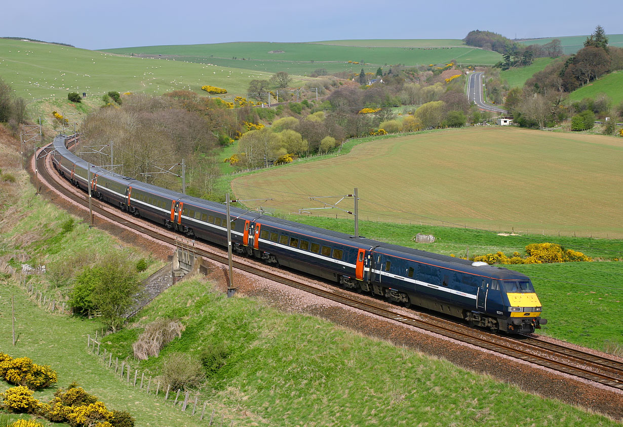 82211 Houndwood 3 May 2008