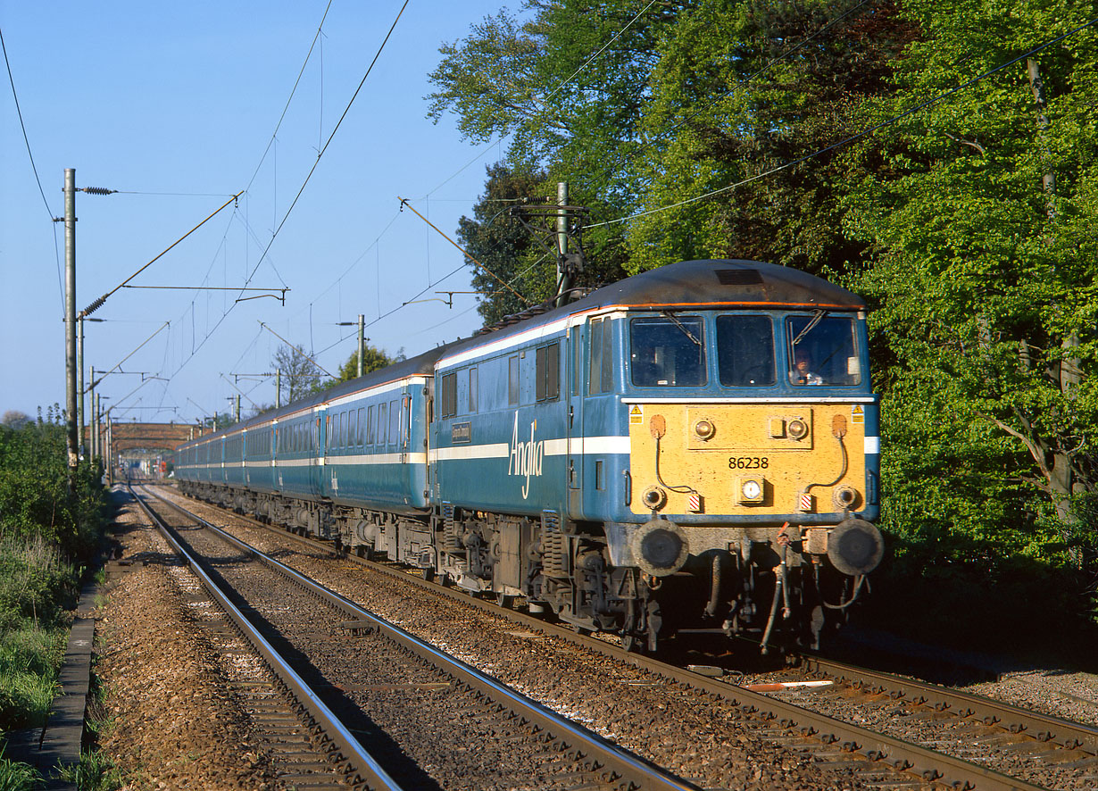 86238 Kelvedon 12 May 2001