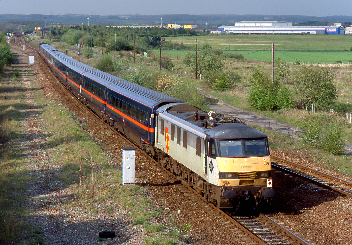 90025 Normanton 30 April 2000