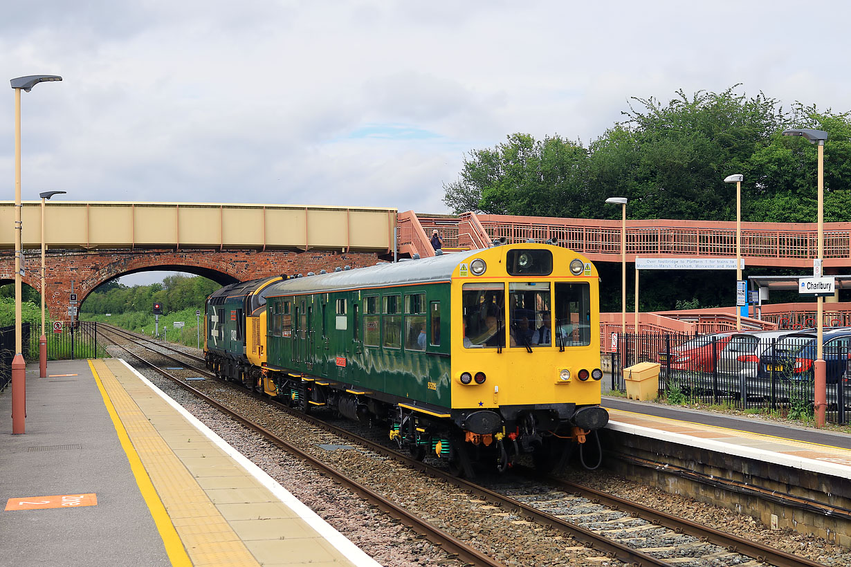 975025 Charlbury 19 June 2019