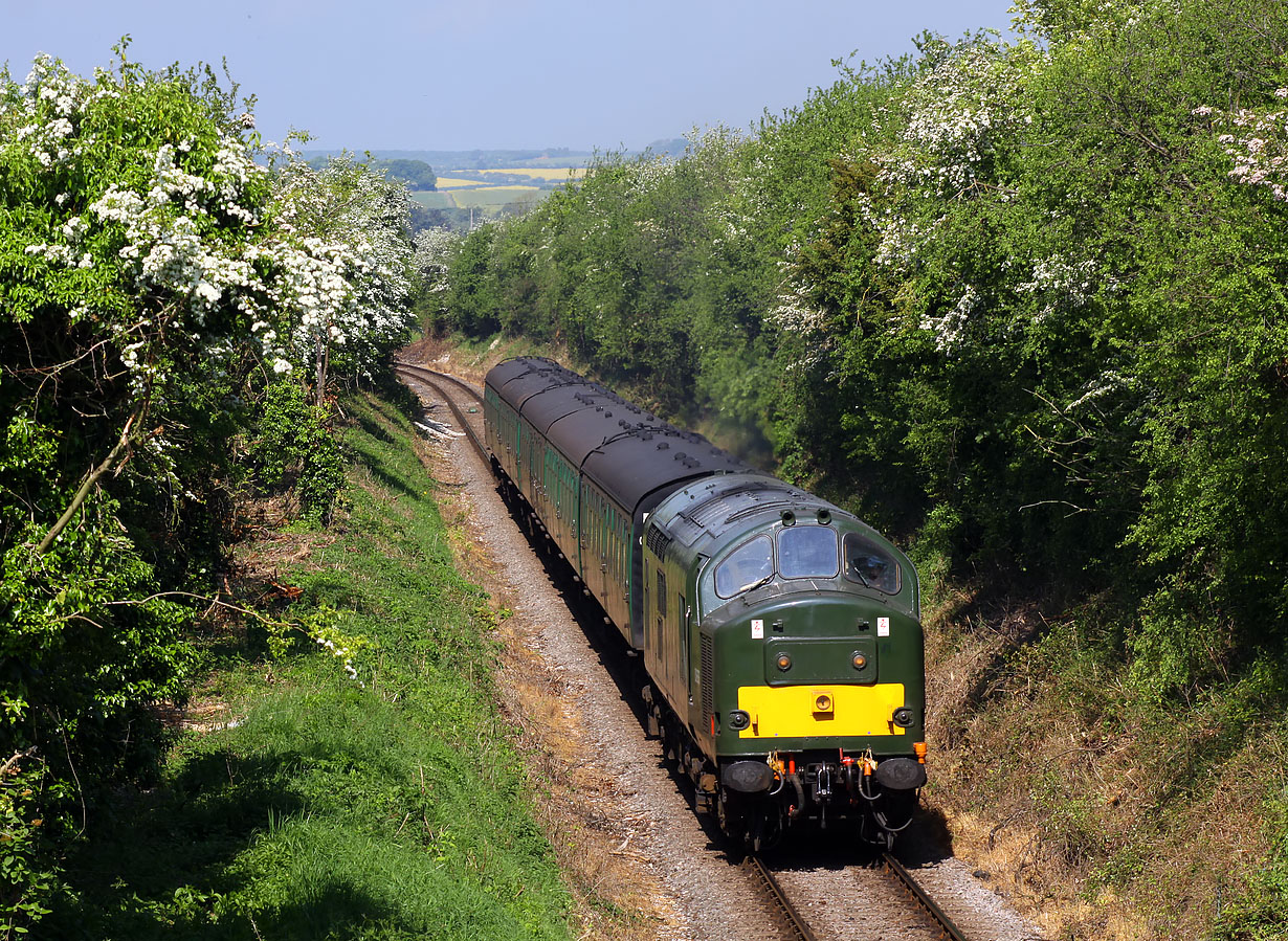 D6836 Bishop's Sutton 18 May 2014