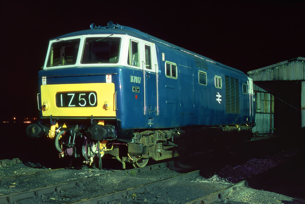 D7017 Toddington 11 November 1995