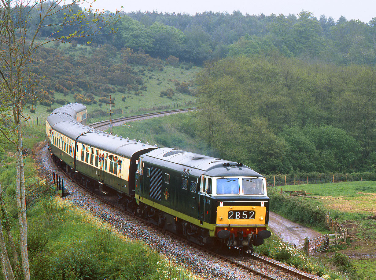 D7076 Roebuck Farm 17 May 1997