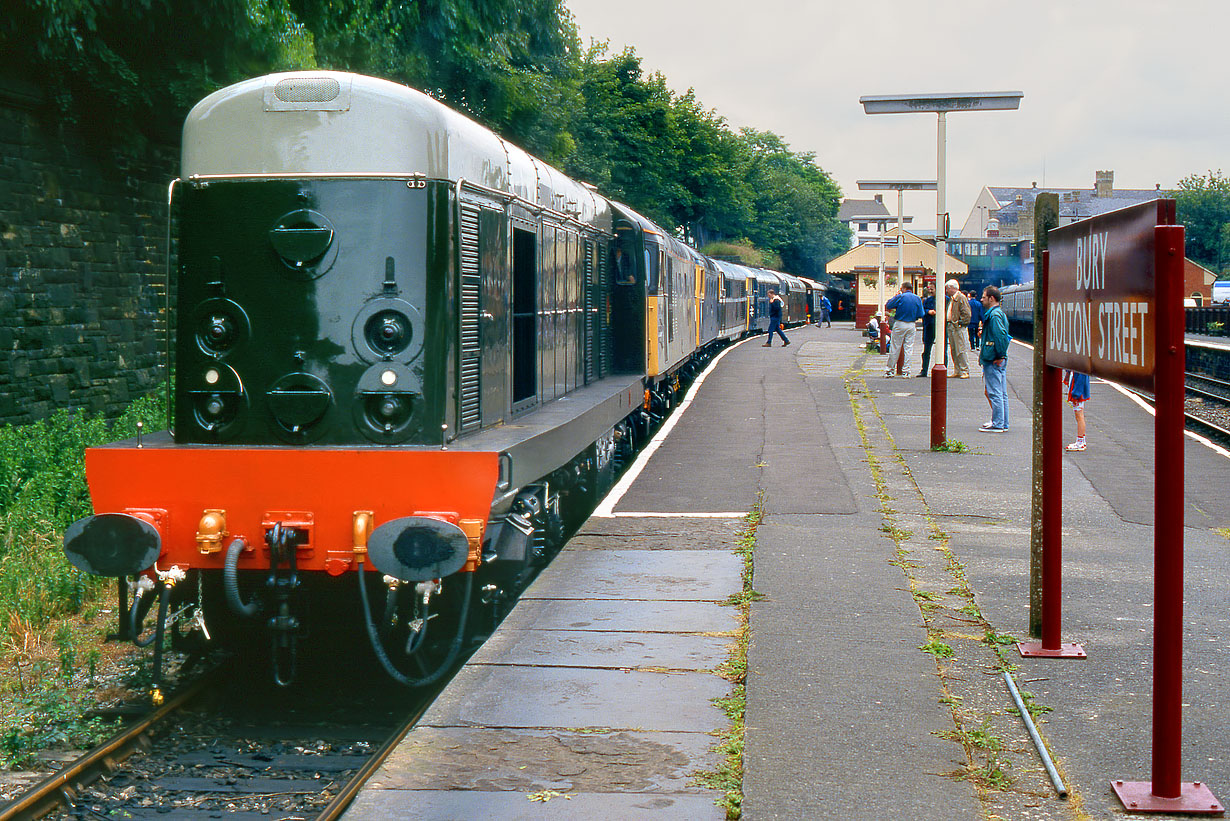 D8000 Bury Bolton Street 11 July 1998