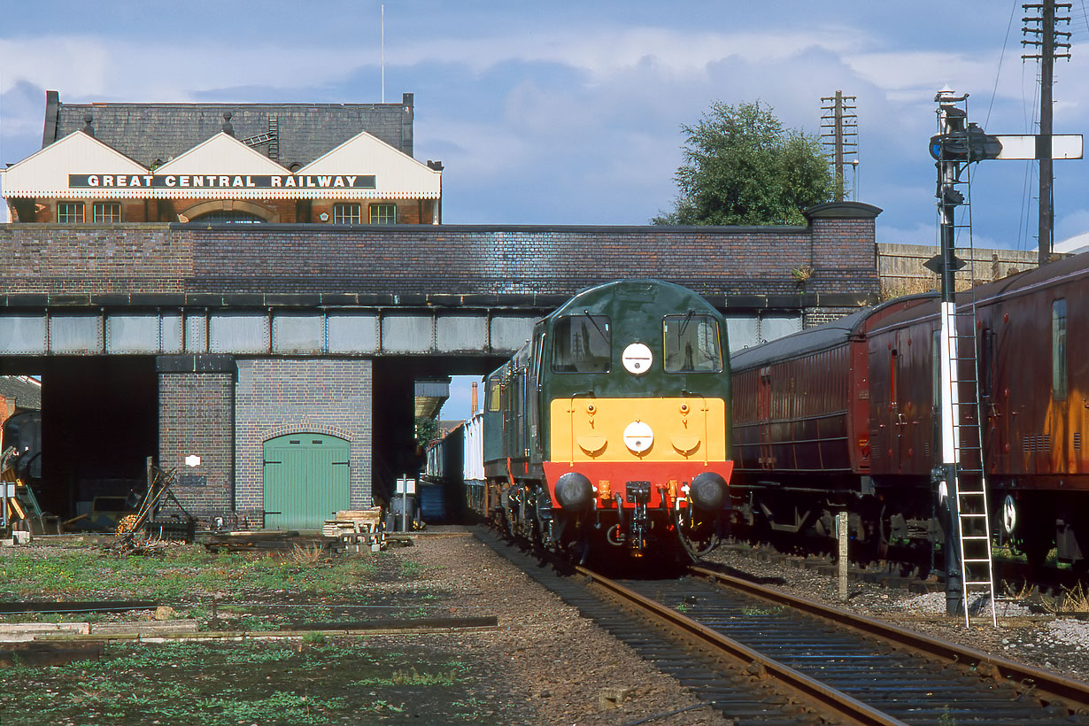 D8048 & D8098 Loughborough Central 24 September 2001