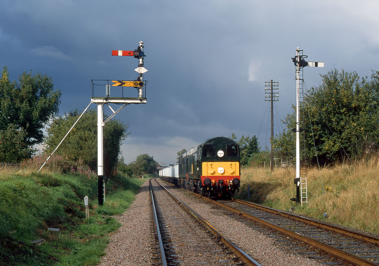 D8048 & D8098 Loughborough Central 24 September 2001