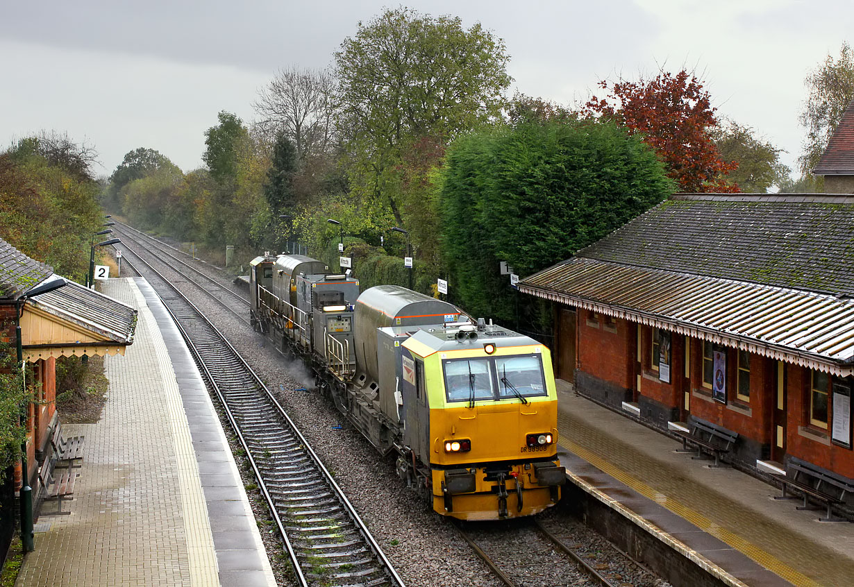 DR98908 & DR98958 Wilmcote 22 October 2009