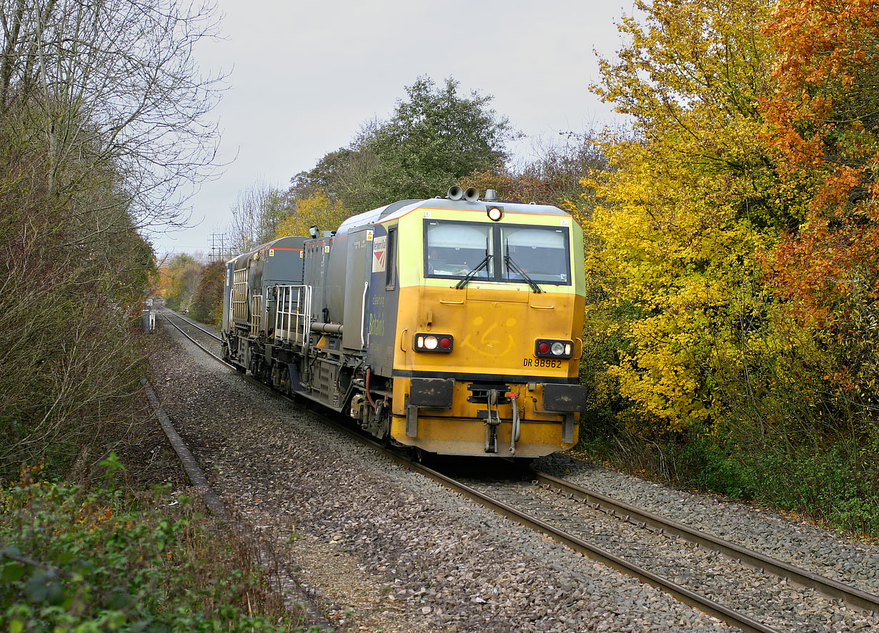 DR98962 & DR98912 Finstock 9 Nevember 2008