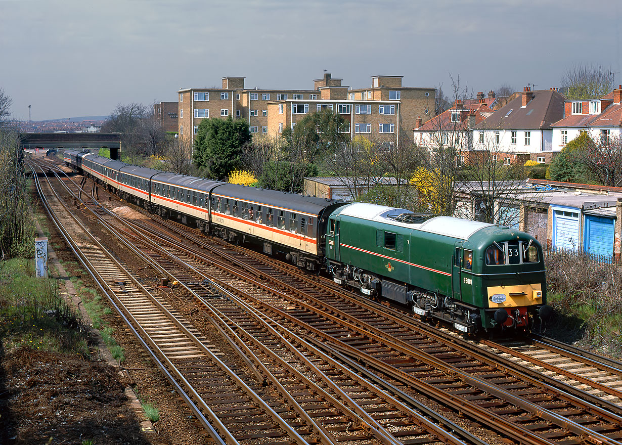 E5001 Hove 20 April 1996