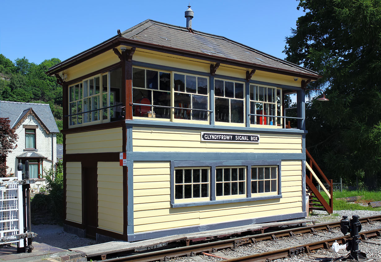 Glyndyfrdwy Signal Box 26 June 2010