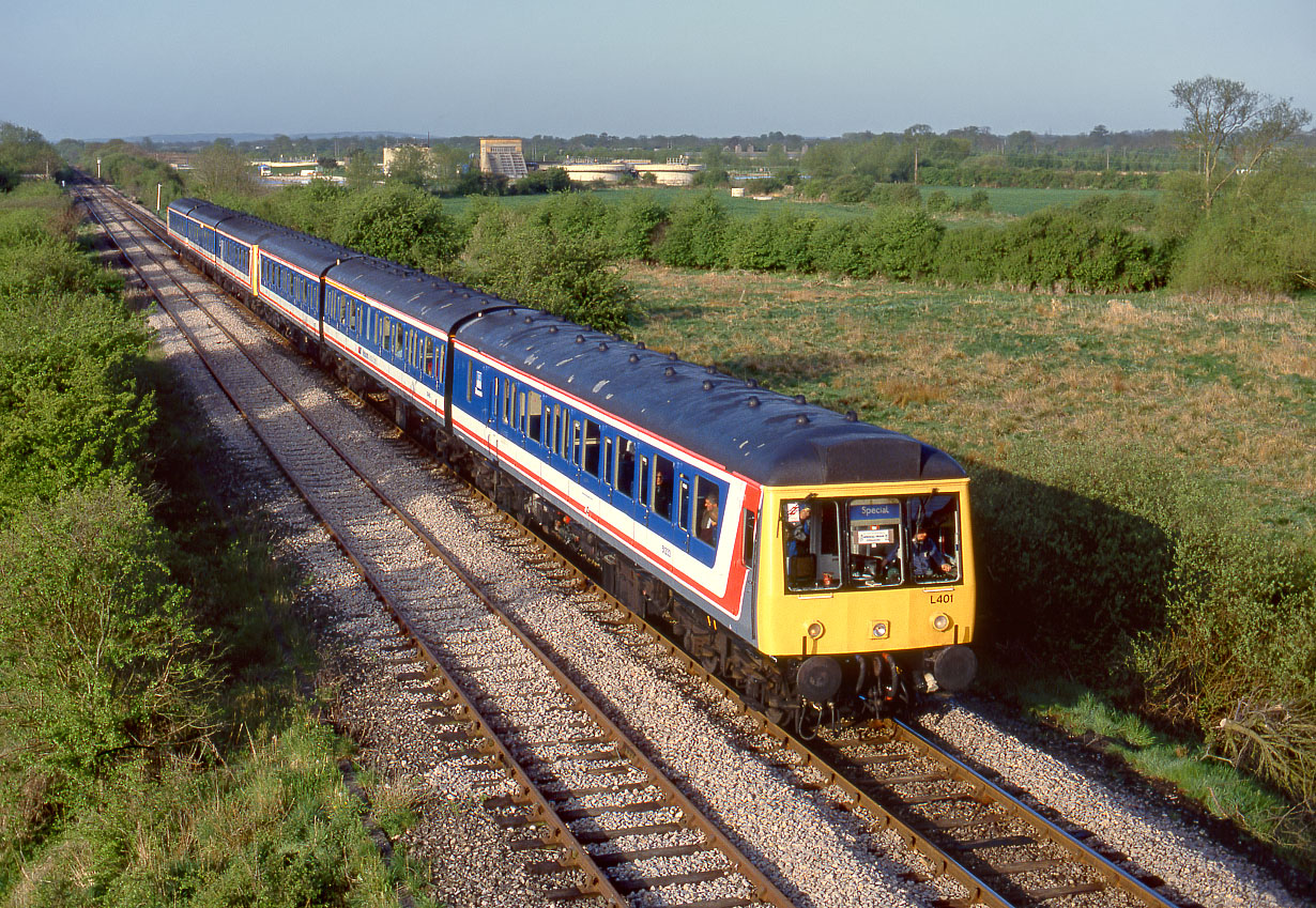 L401 & L423 Bicester Town 2 May 1992