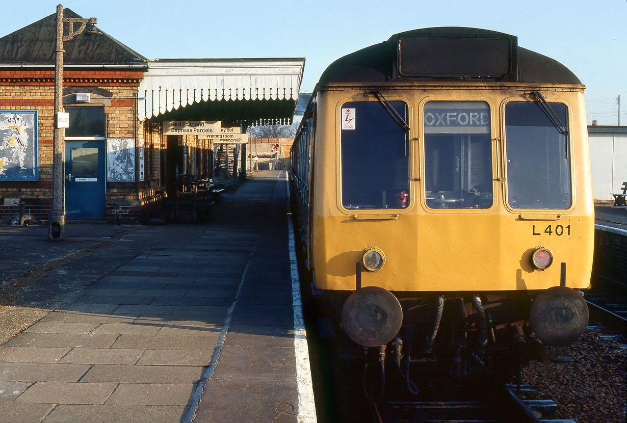 L401 Moreton-in-Marsh 9 April 1983