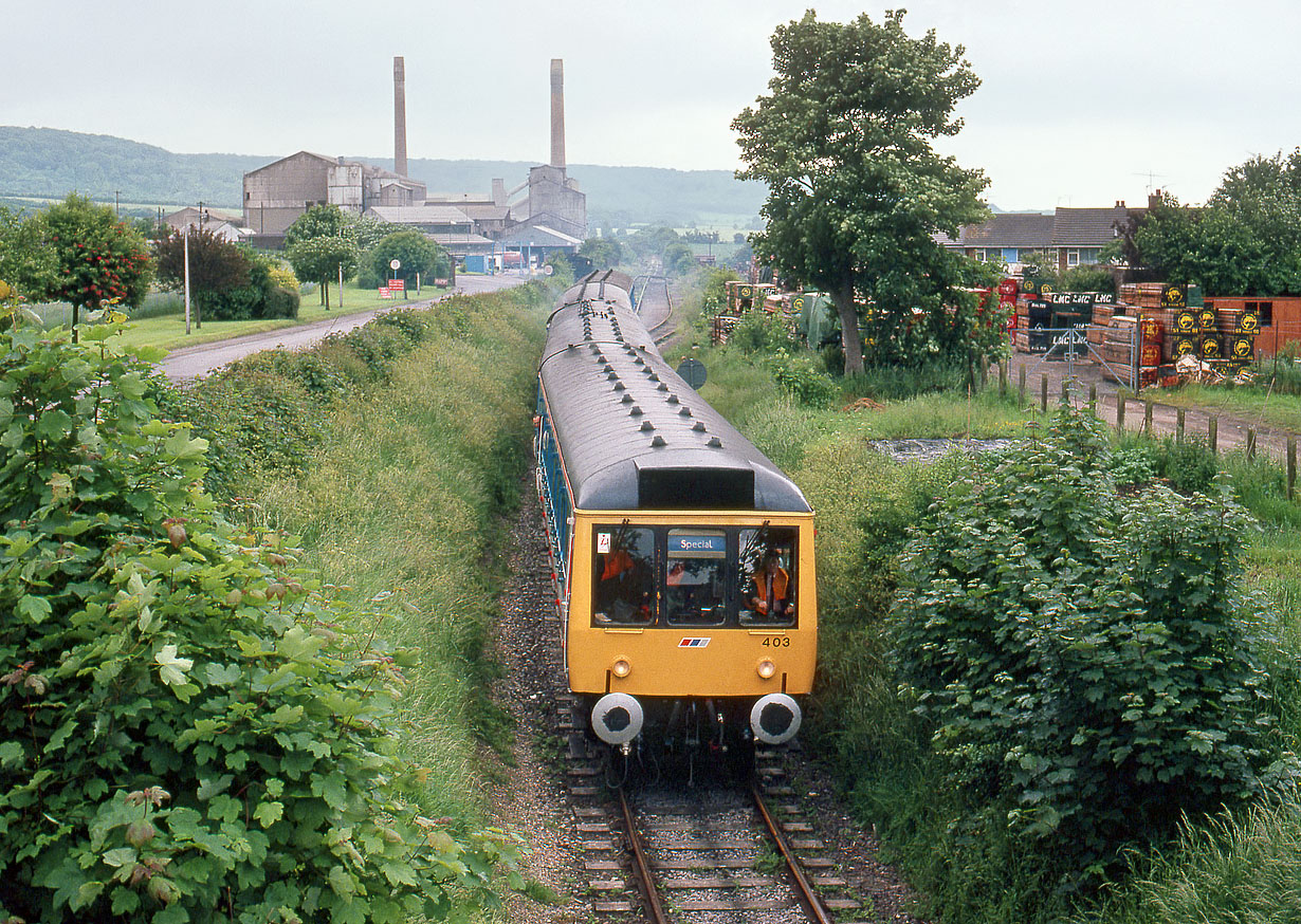 L403 & L289 Chinnor 11 June 1988