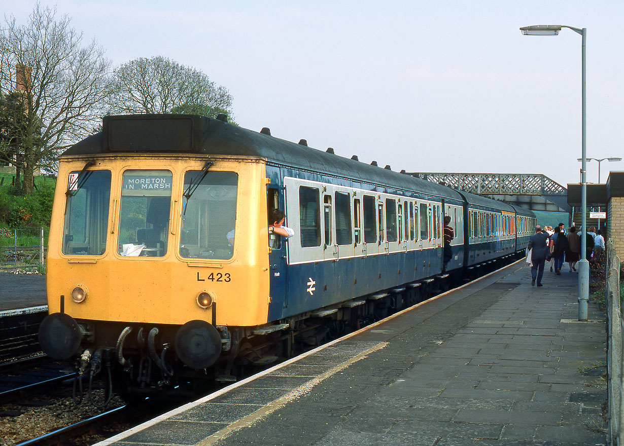 L423 Kingham 17 May 1985