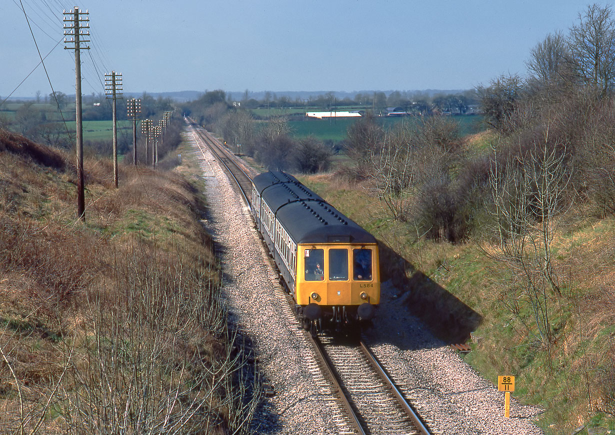 L584 Oaksey 2 April 1983