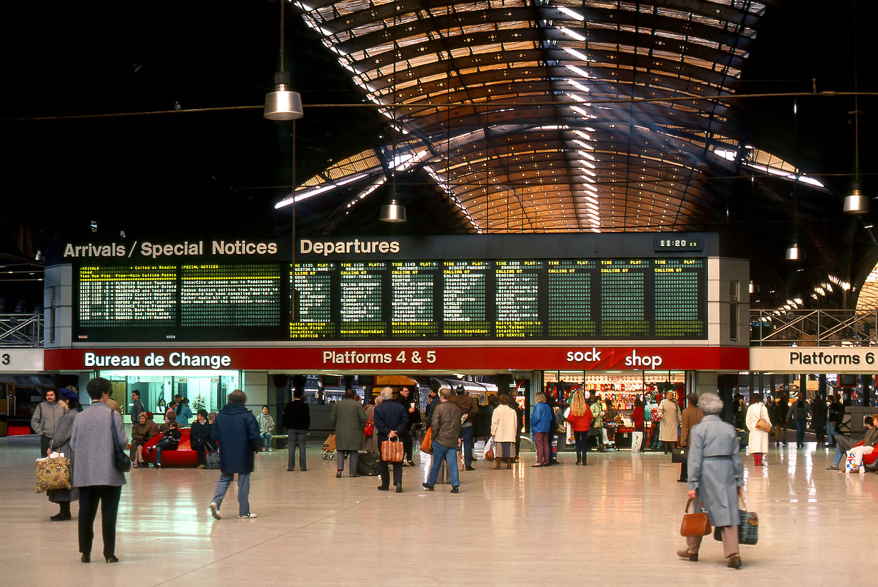 Paddington Station Concourse 22 November 1986