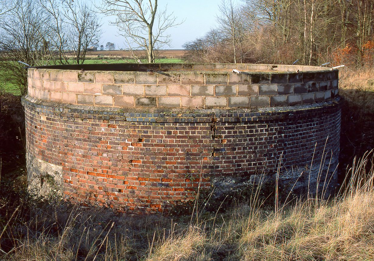 Sapperton Tunnel Airshaft 26 December 1983